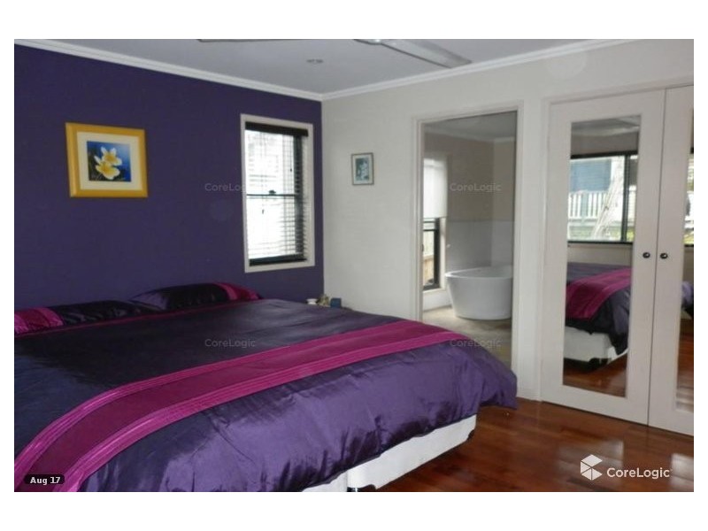 155 LUCAS DR, Lamb Island QLD 4184