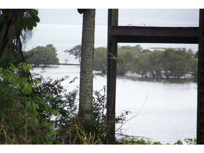 40-42 PERULPA DR, Lamb Island QLD 4184