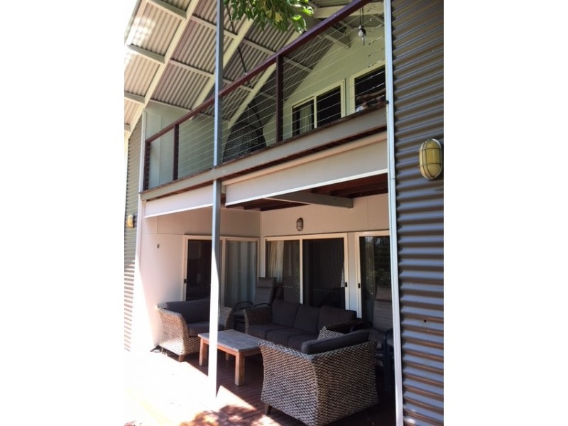 28 Blue Bay Crescent, Macleay Island QLD 4184