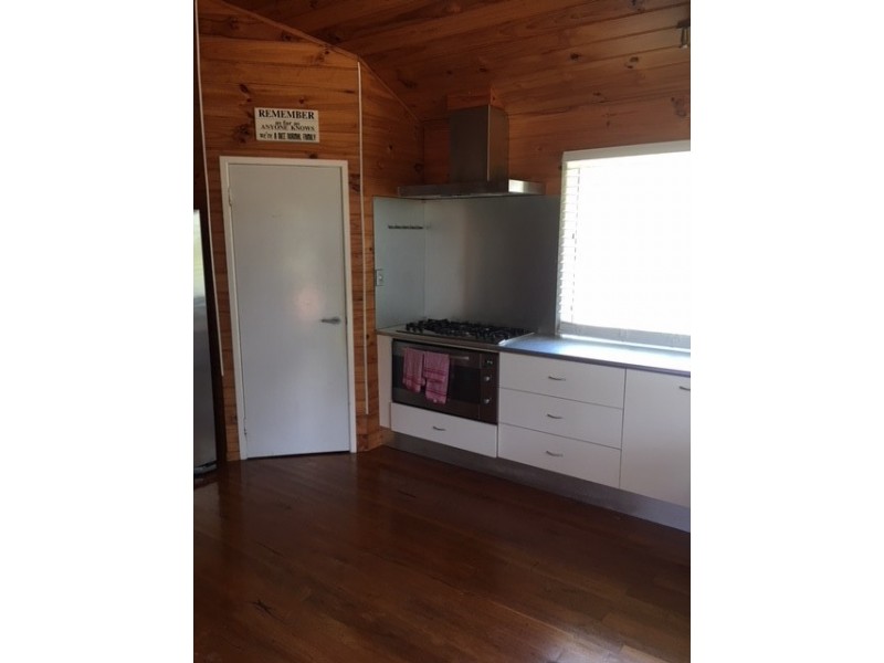 28 Blue Bay Crescent, Macleay Island QLD 4184