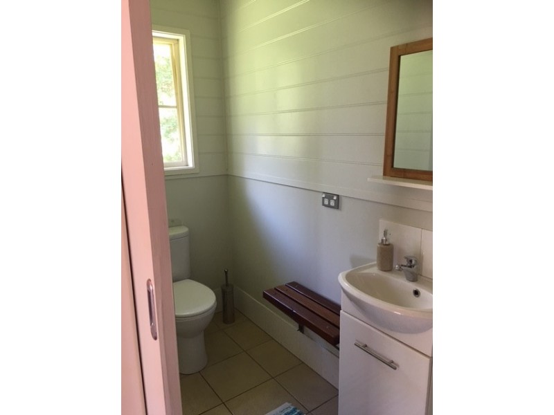 28 Blue Bay Crescent, Macleay Island QLD 4184