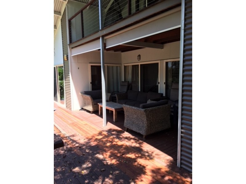 28 Blue Bay Crescent, Macleay Island QLD 4184