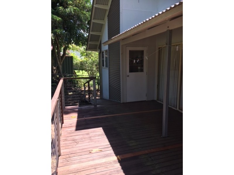 28 Blue Bay Crescent, Macleay Island QLD 4184