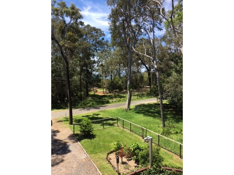 28 Blue Bay Crescent, Macleay Island QLD 4184