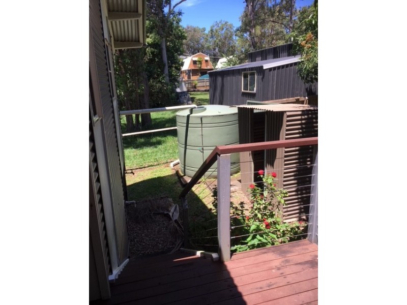 28 Blue Bay Crescent, Macleay Island QLD 4184