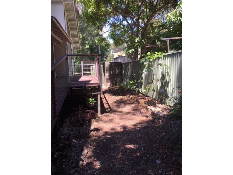 28 Blue Bay Crescent, Macleay Island QLD 4184