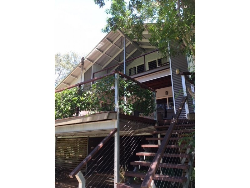 28 Blue Bay Crescent, Macleay Island QLD 4184