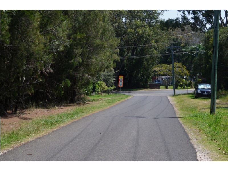 9 George St, Macleay Island QLD 4184