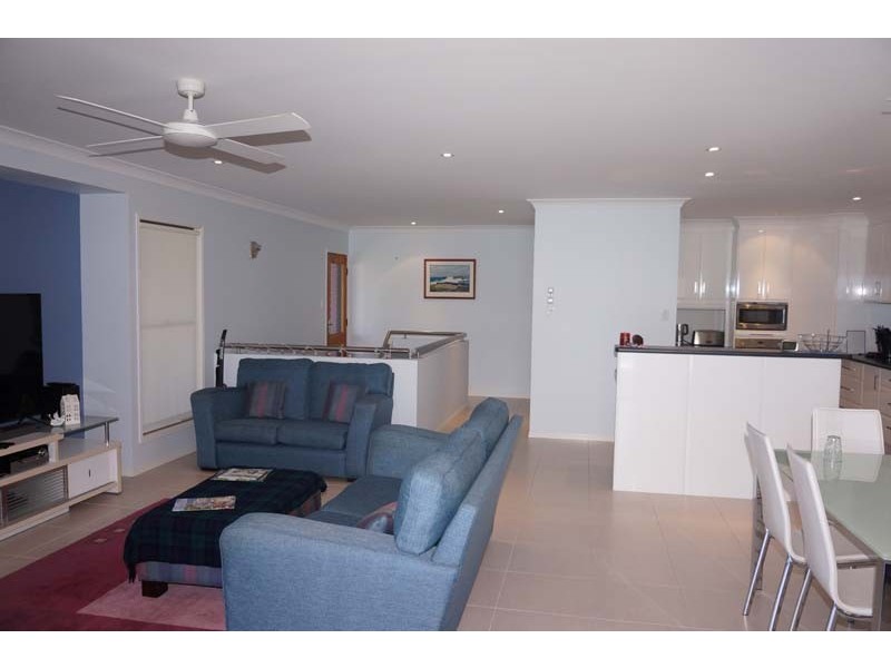 206 Kate Street, Macleay Island QLD 4184