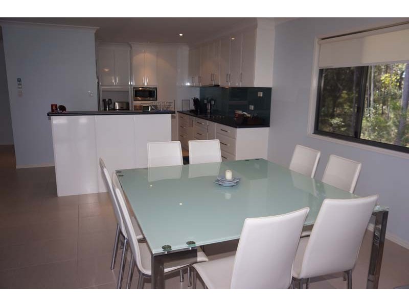 206 Kate Street, Macleay Island QLD 4184