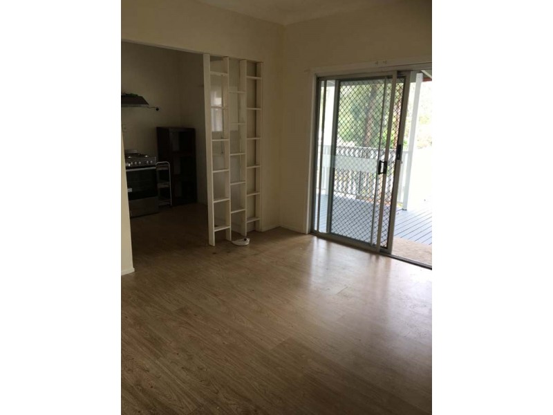 10 Brolga Street, Macleay Island QLD 4184