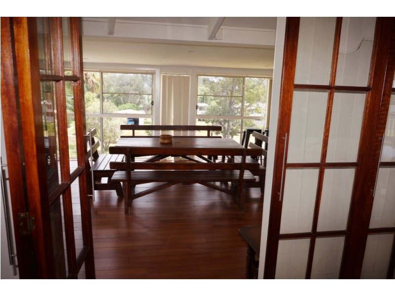 7 Cooee St, Macleay Island QLD 4184