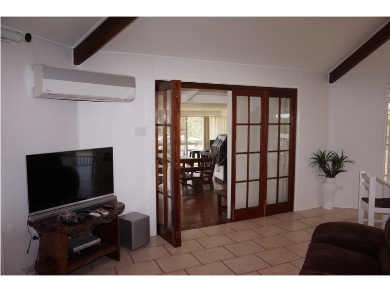 7 Cooee St, Macleay Island QLD 4184