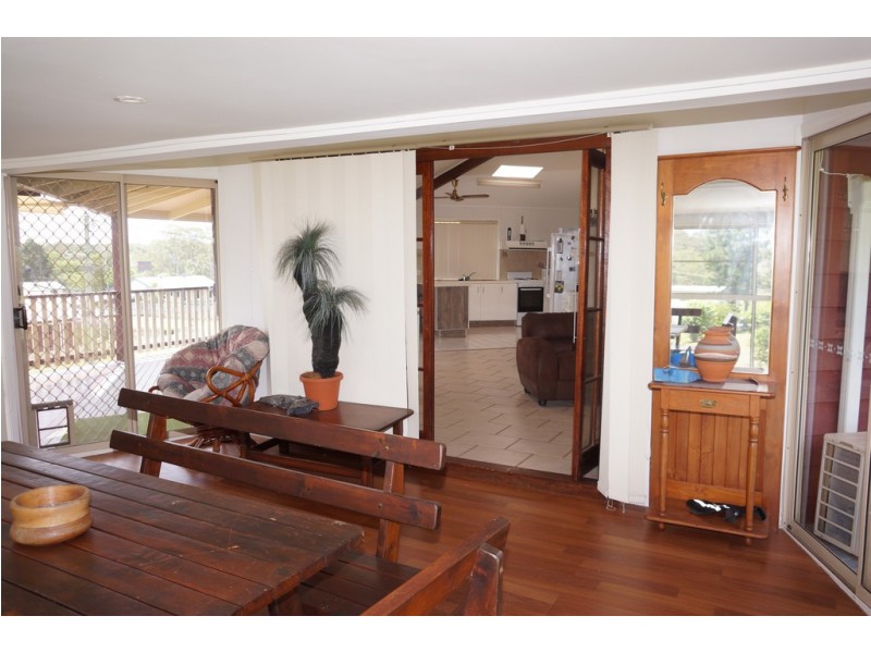 7 Cooee St, Macleay Island QLD 4184
