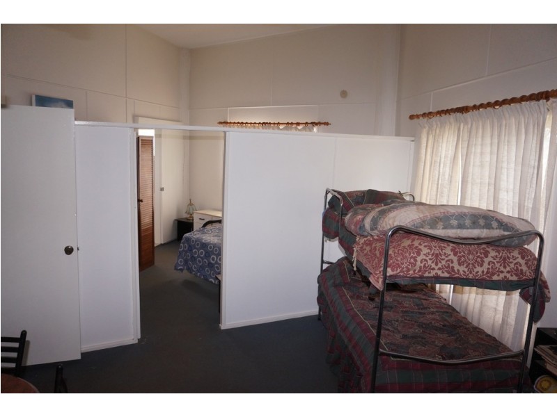 7 Cooee St, Macleay Island QLD 4184