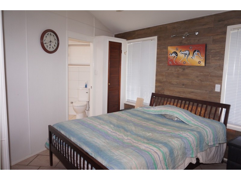 7 Cooee St, Macleay Island QLD 4184