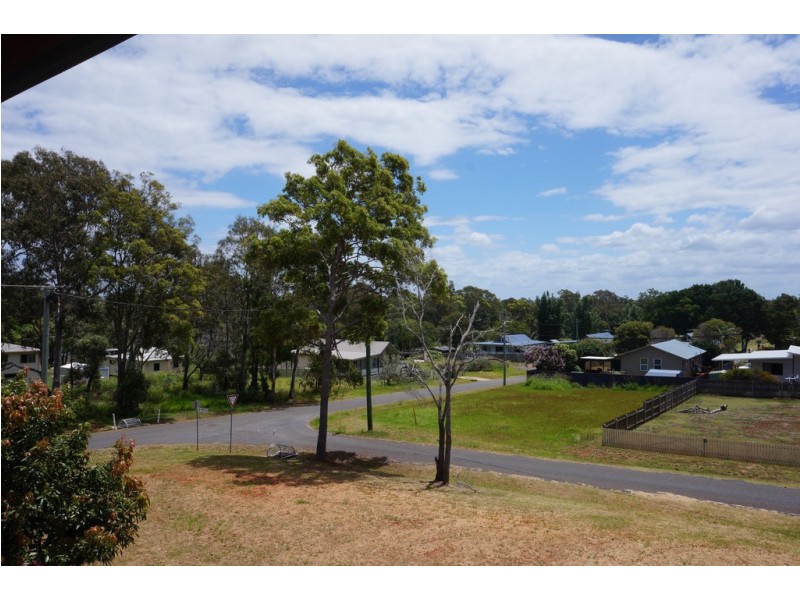 7 Cooee St, Macleay Island QLD 4184
