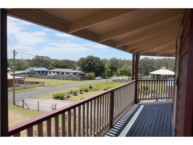 7 Cooee St, Macleay Island QLD 4184