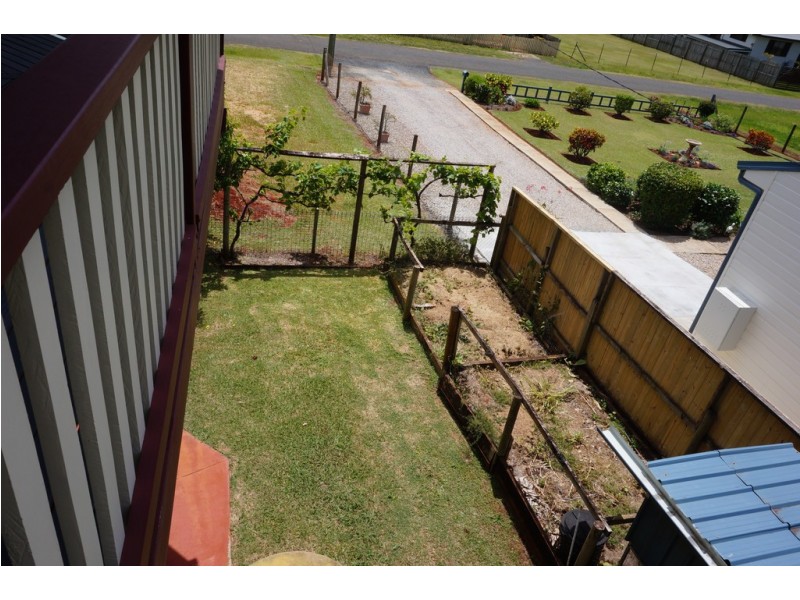 7 Cooee St, Macleay Island QLD 4184