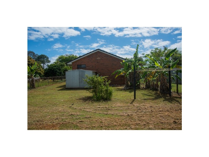 21 LEONIE CRESCENT, Lamb Island QLD 4184