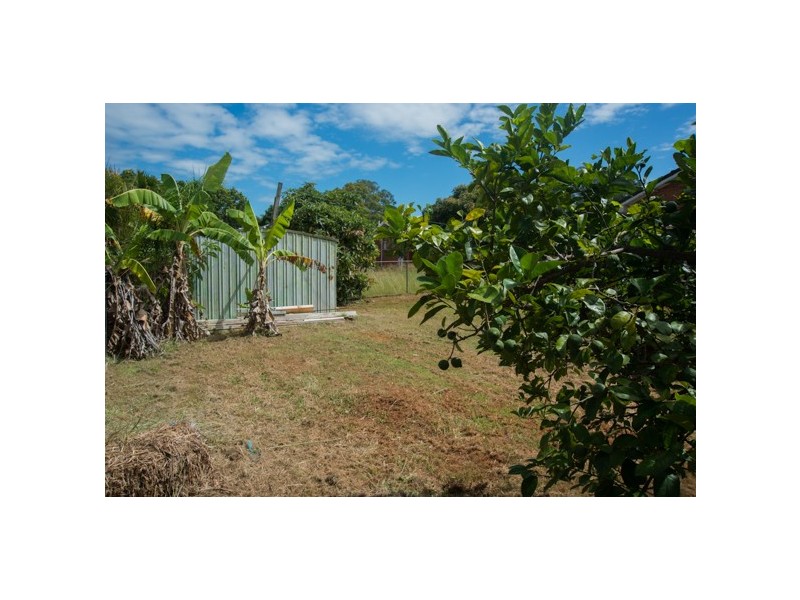 21 LEONIE CRESCENT, Lamb Island QLD 4184