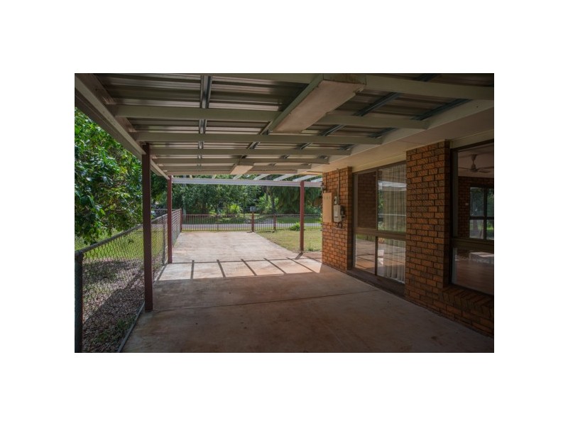 21 LEONIE CRESCENT, Lamb Island QLD 4184