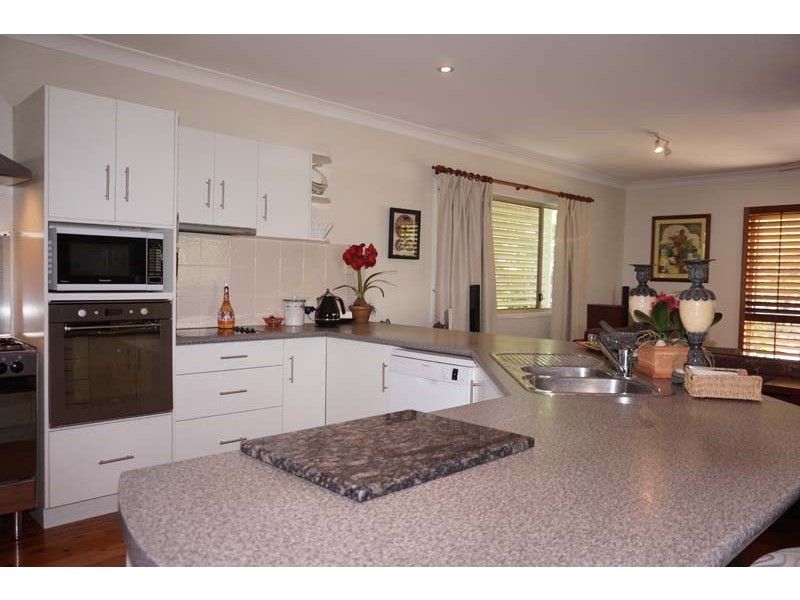 18 GEORGE ST, Macleay Island QLD 4184