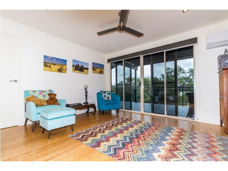 20 Calm Waters Crescent, Macleay Island QLD 4184