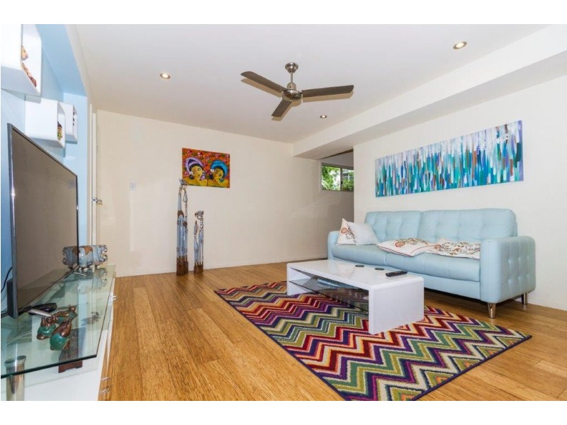 20 Calm Waters Crescent, Macleay Island QLD 4184
