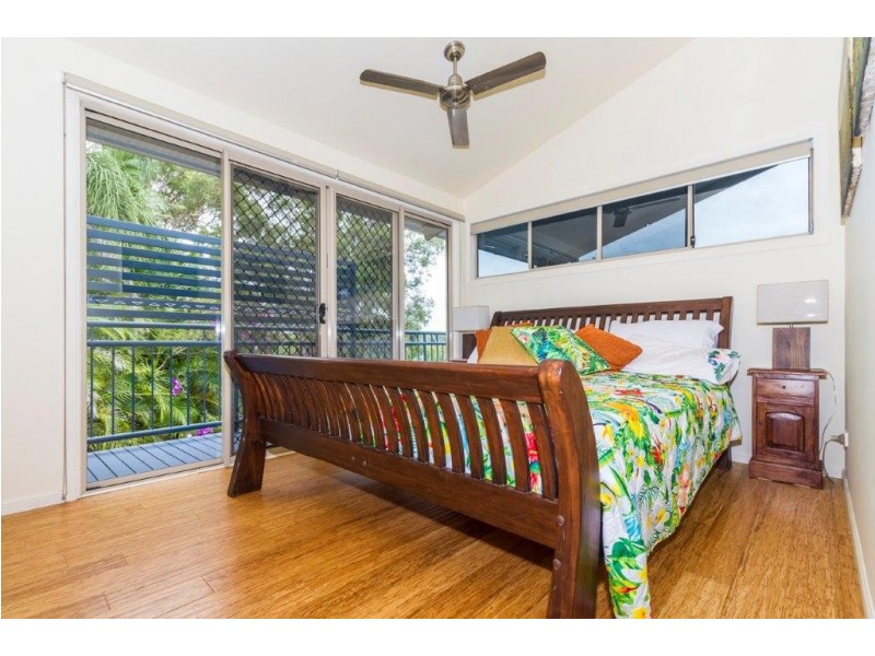 20 Calm Waters Crescent, Macleay Island QLD 4184