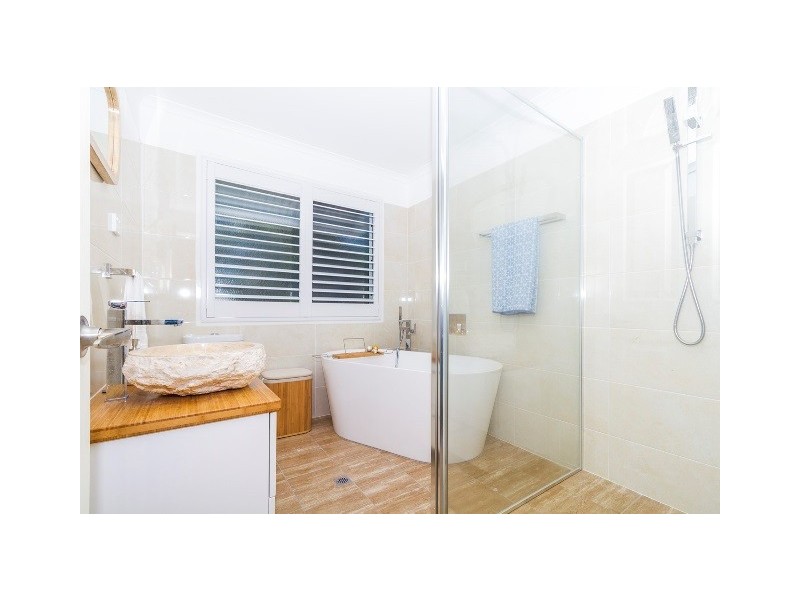 14 Emily Cresent, Macleay Island QLD 4184