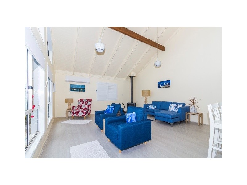 14 Emily Cresent, Macleay Island QLD 4184