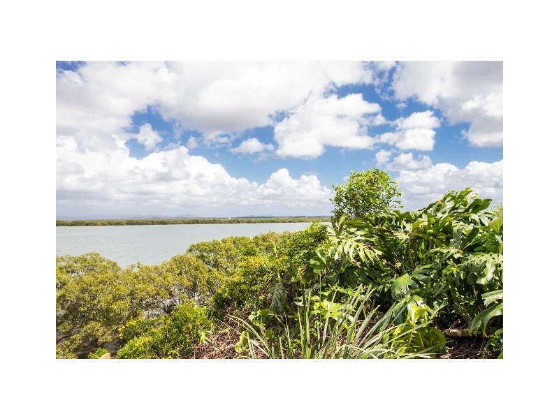 14 Emily Cresent, Macleay Island QLD 4184
