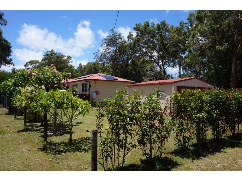 7 ROBIN ST, Macleay Island QLD 4184
