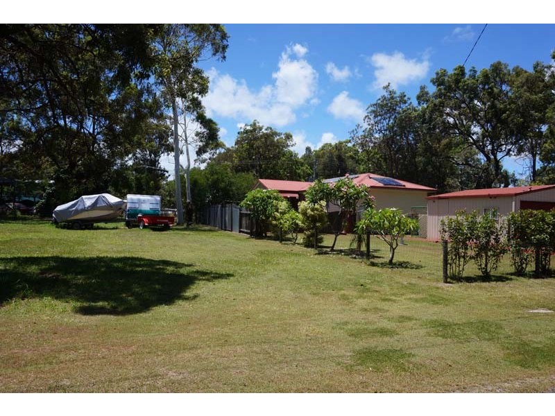 7 ROBIN ST, Macleay Island QLD 4184