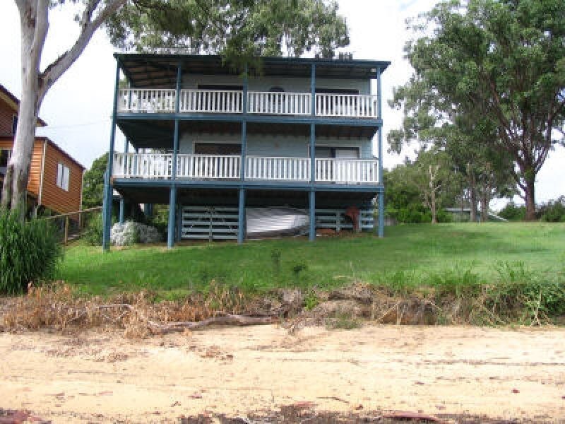26 KIM CRESCENT, Macleay Island QLD 4184