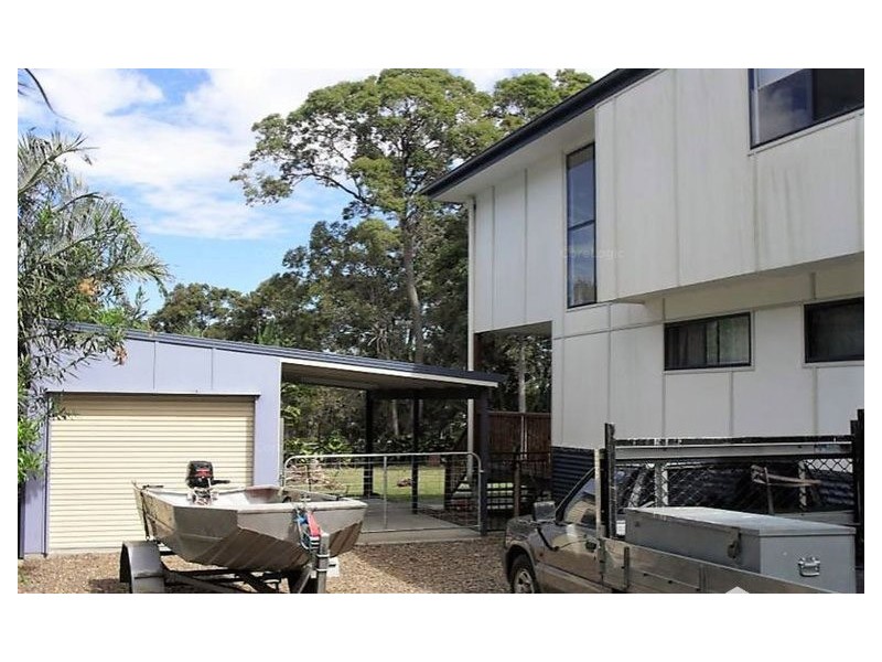 22 Kalara St, Macleay Island QLD 4184