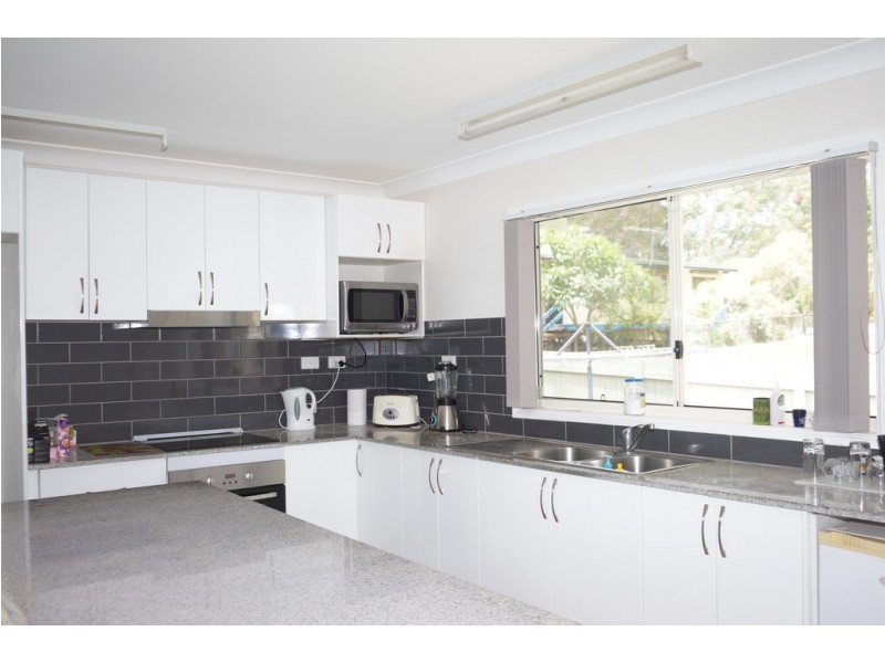 10 Tukkeri, Macleay Island QLD 4184