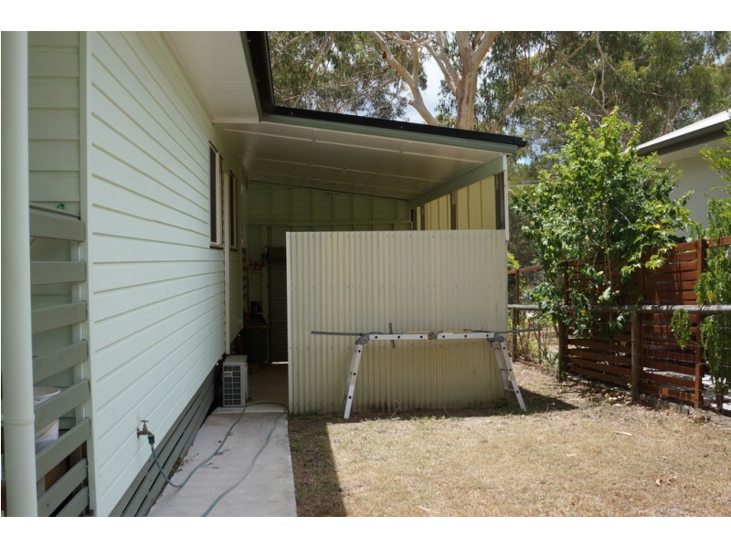 10 Tukkeri, Macleay Island QLD 4184