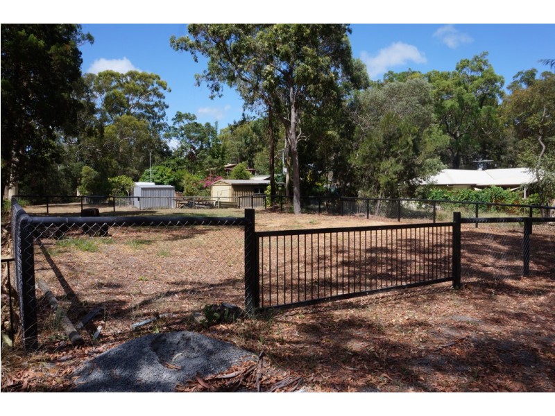 16 Tukkeri Street, Macleay Island QLD 4184