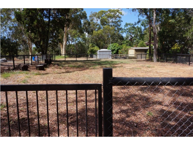 16 Tukkeri Street, Macleay Island QLD 4184