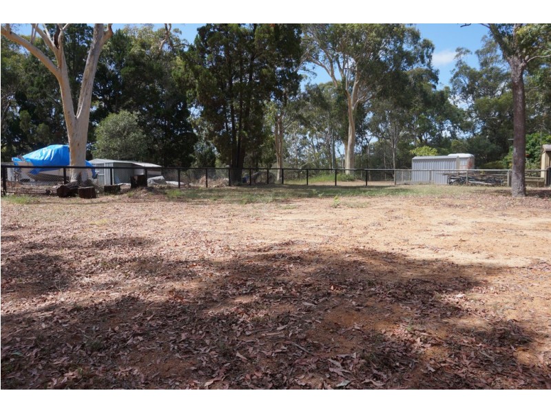 16 Tukkeri Street, Macleay Island QLD 4184