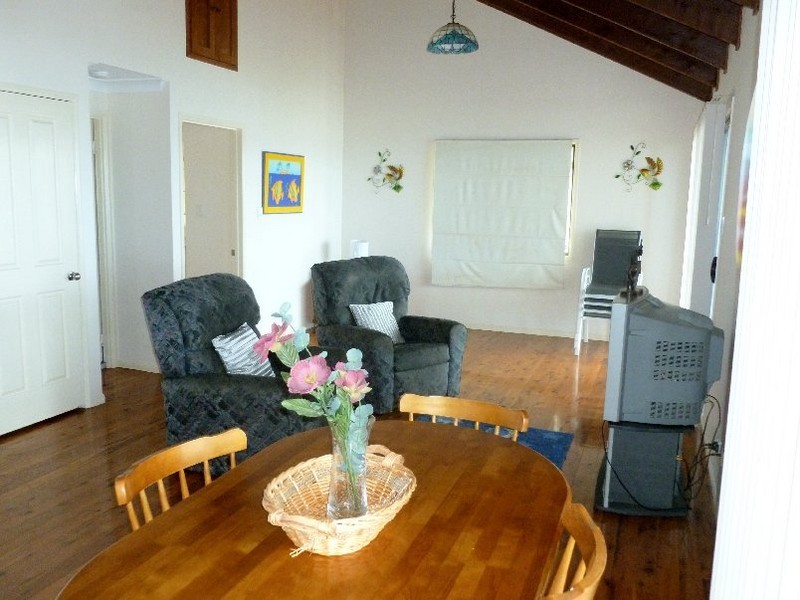 26 KIM CRESCENT, Macleay Island QLD 4184