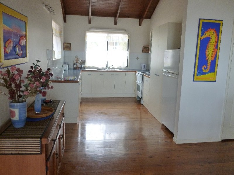 26 KIM CRESCENT, Macleay Island QLD 4184