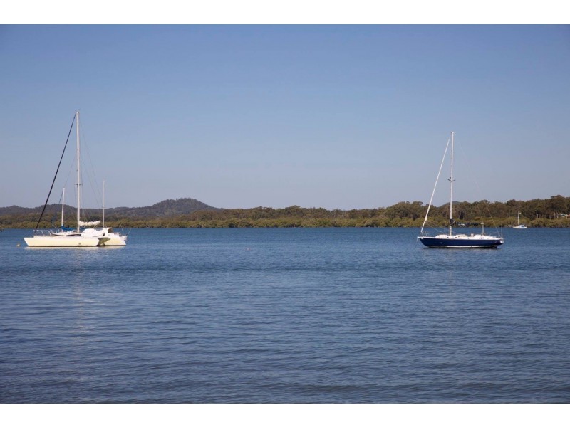 32 tina ave, Lamb Island QLD 4184