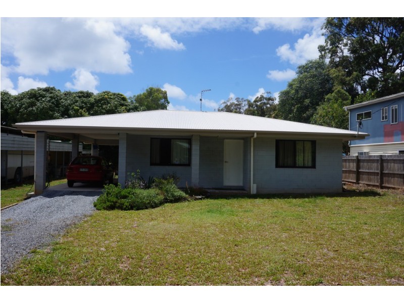 4 Citron St, Macleay Island QLD 4184