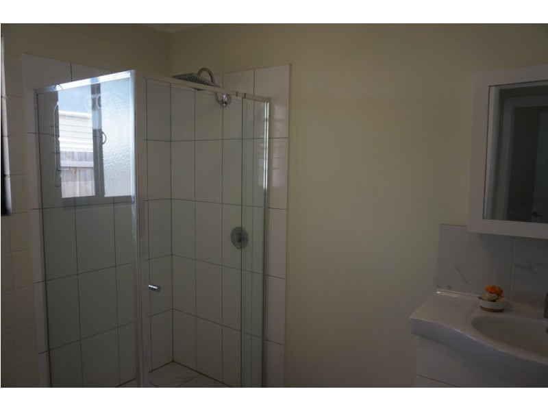 4 Citron St, Macleay Island QLD 4184
