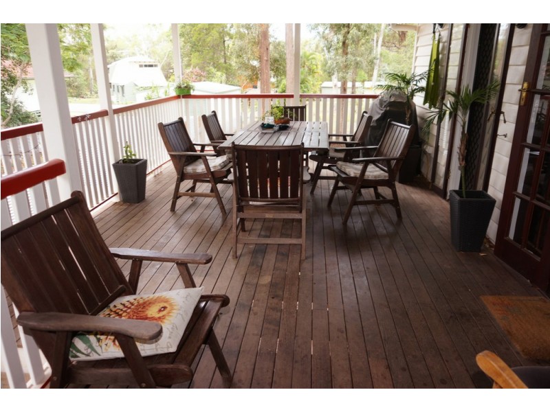 17 Pecan St, Macleay Island QLD 4184