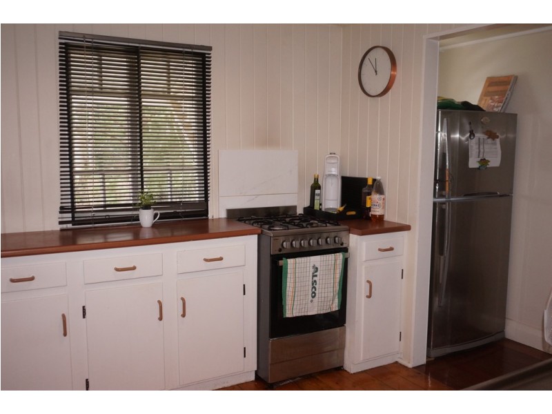 17 Pecan St, Macleay Island QLD 4184