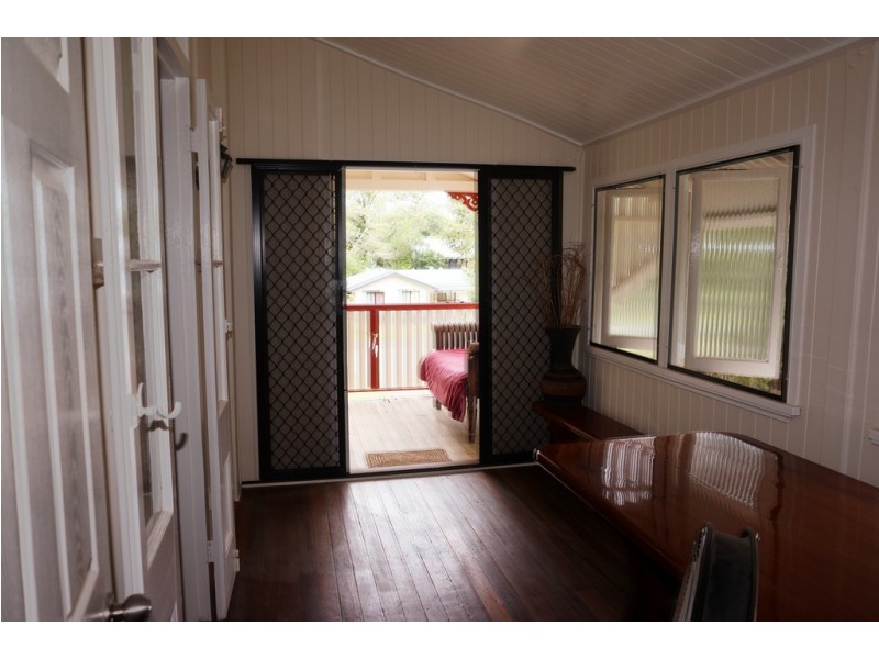 17 Pecan St, Macleay Island QLD 4184